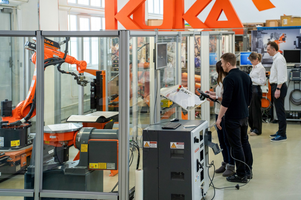 Промышленные роботы KUKA